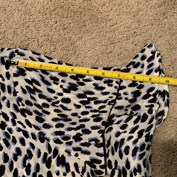 Banana Republic Animal Print Short Sleeve Ruffle Shirt. Size M. - Picture 15 of 15